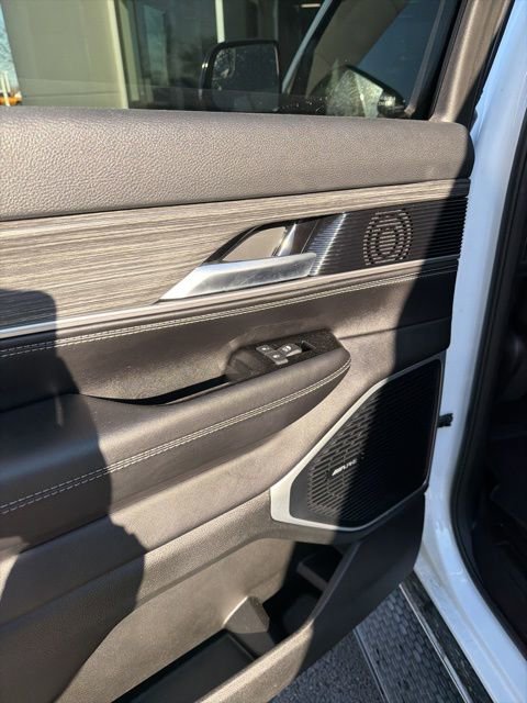 Used 2023 Jeep Wagoneer Series III w/ Preferred Equipment Group image 26