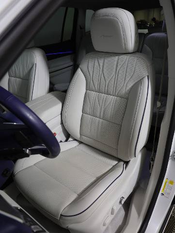 Used 2025 Buick Enclave Avenir w/ Trailering Package, 5000 lbs. AWD/4WD image 8