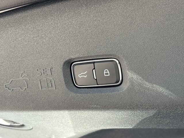 Certified 2025 Ford Expedition Platinum AWD/4WD image 13