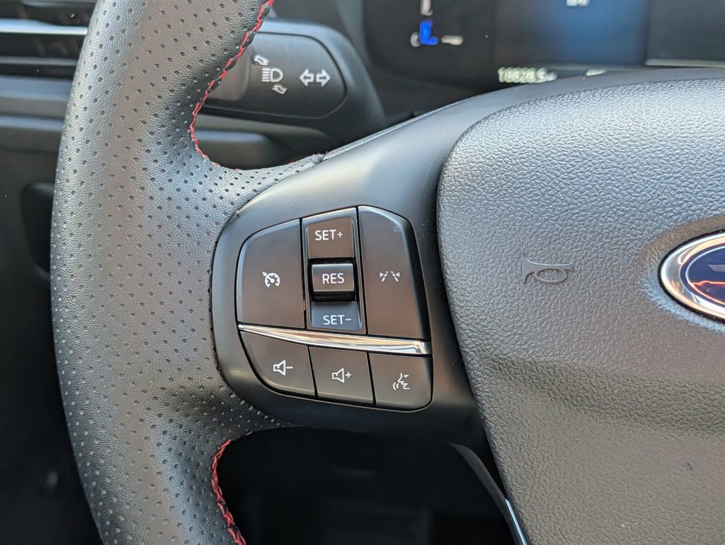Certified 2025 Ford Escape ST-Line AWD/4WD image 17