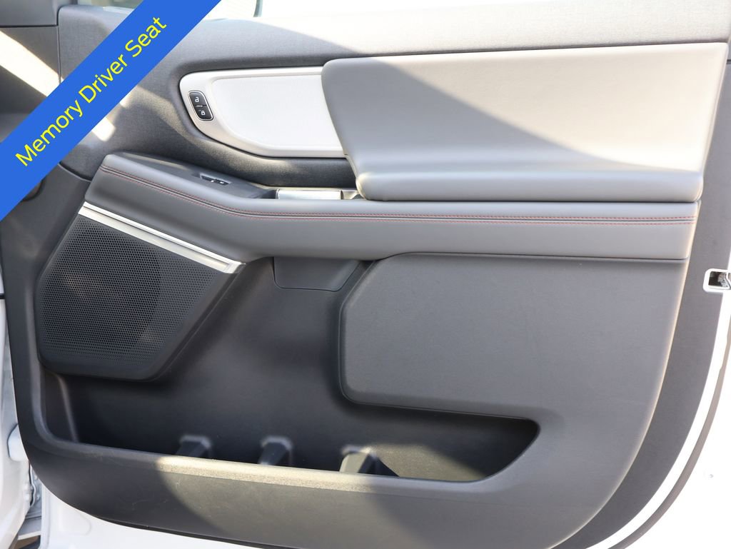 Certified 2025 Ford Expedition Active AWD/4WD image 8