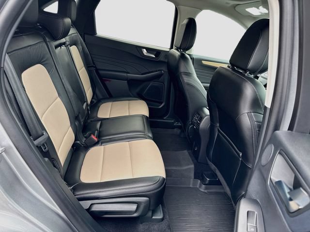Certified 2022 Ford Escape Titanium w/ Titanium Elite Package AWD/4WD image 38