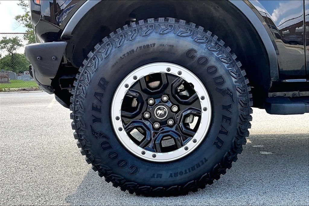 Certified 2023 Ford Bronco Outer Banks w/ Sasquatch Package AWD/4WD image 9