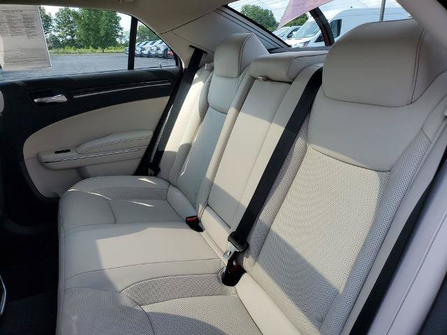 Used 2017 Chrysler 300 C w/ Safetytec Plus Group AWD/4WD image 26