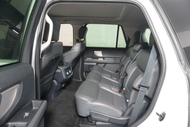 Certified 2025 Ford Expedition Active image 23