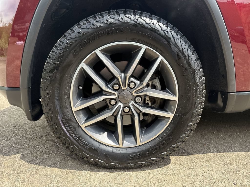 Used 2019 Jeep Grand Cherokee Limited AWD/4WD image 10