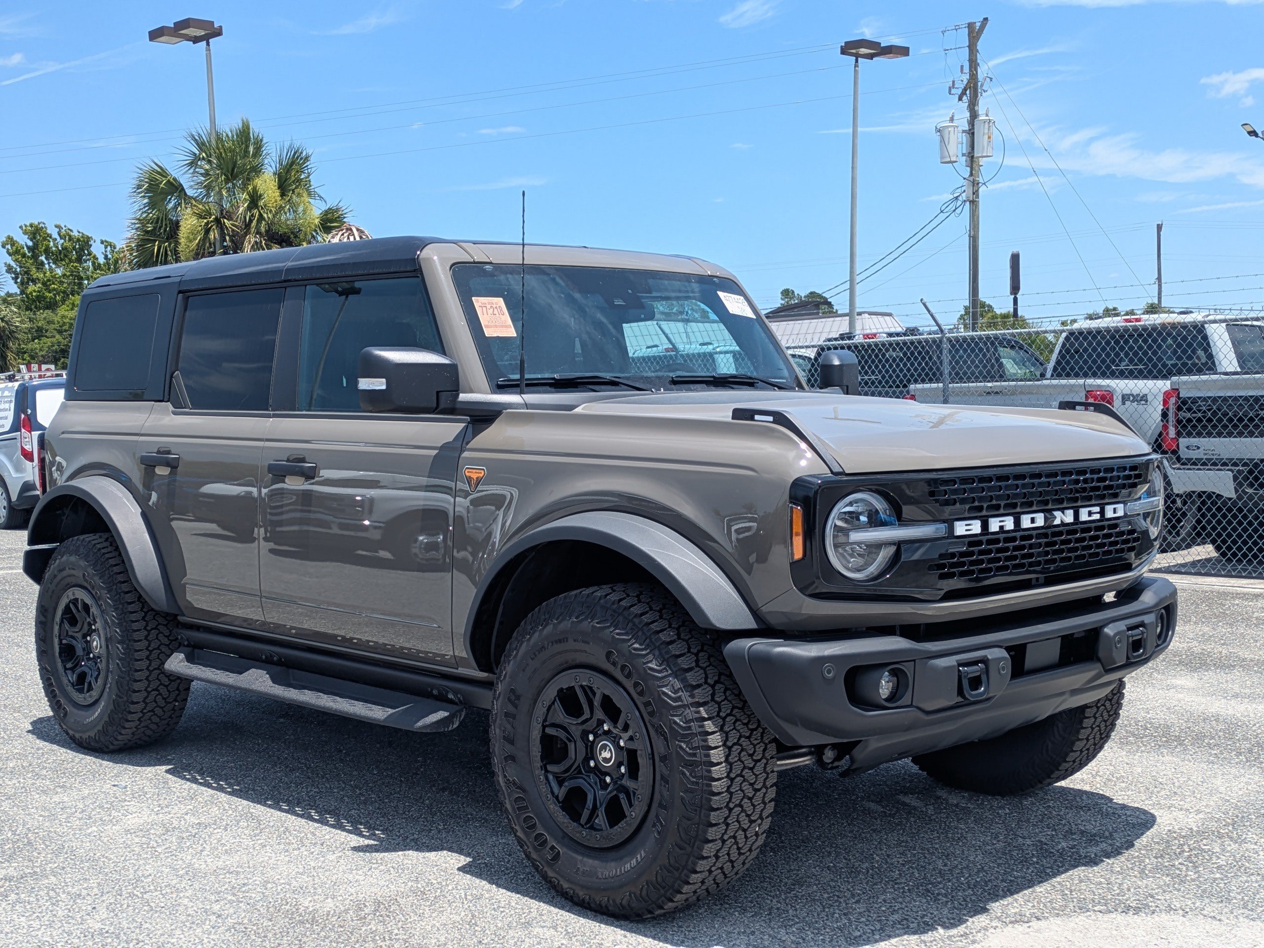 Certified 2025 Ford Bronco Badlands AWD/4WD image 2