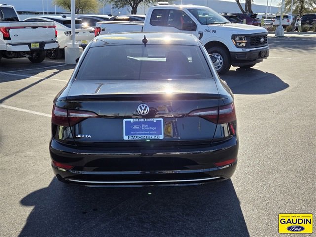 Used 2021 Volkswagen Jetta SE image 4