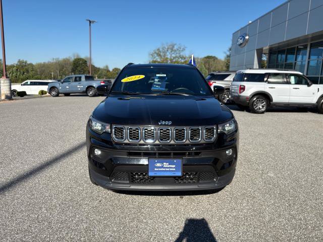 Used 2024 Jeep Compass Latitude AWD/4WD image 8