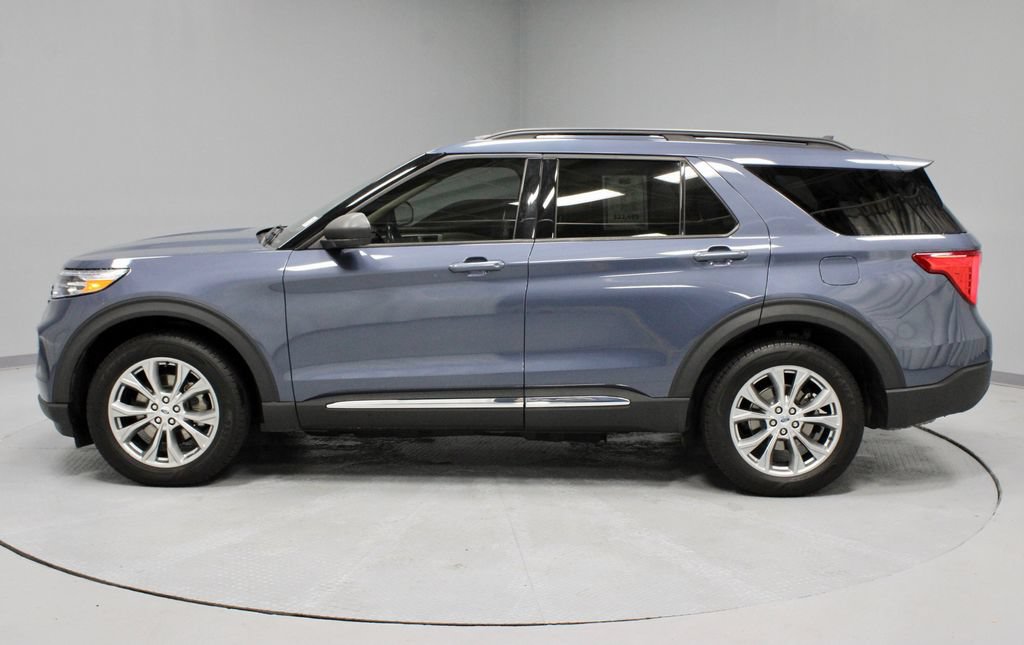 Certified 2021 Ford Explorer XLT w/ Equipment Group 202A AWD/4WD image 9