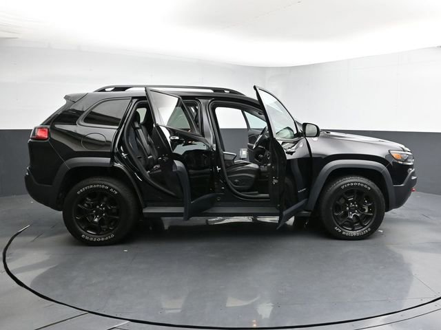 Used 2022 Jeep Cherokee Trailhawk w/ Sound & Nav Group AWD/4WD image 36