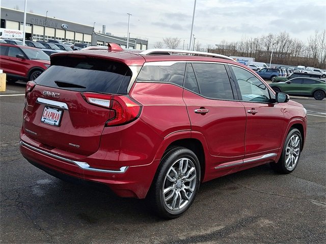 Used 2023 GMC Terrain Denali w/ Denali Premium Package image 4
