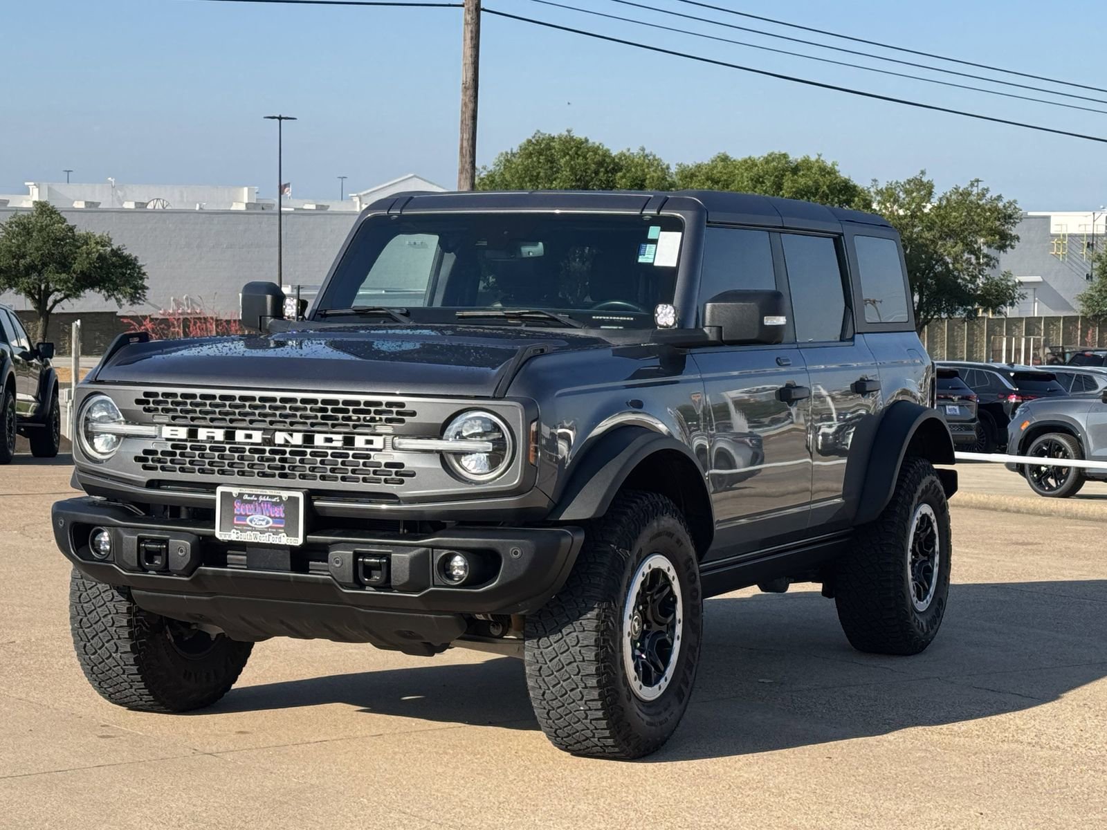 Certified 2023 Ford Bronco Badlands w/ Sasquatch Package AWD/4WD image 8