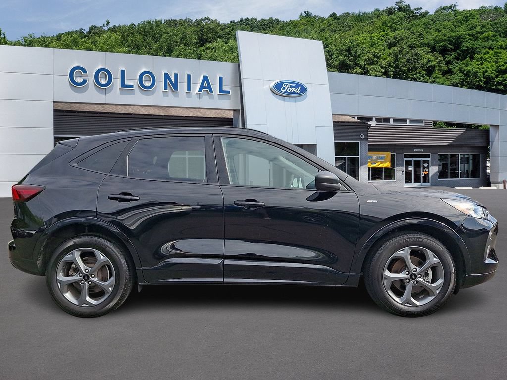 Certified 2023 Ford Escape ST-Line w/ Tech Pack #1 AWD/4WD image 7