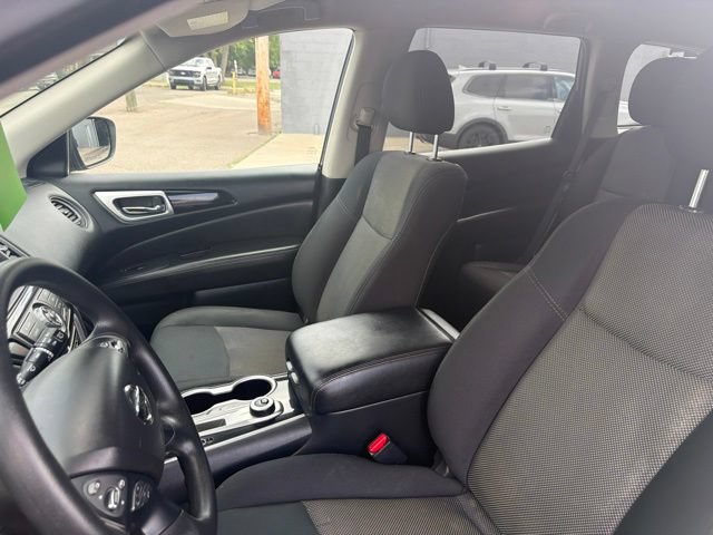 Used 2019 Nissan Pathfinder S AWD/4WD image 24