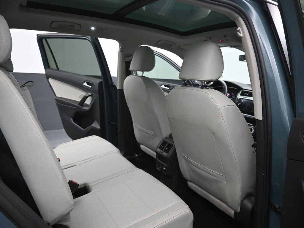 Used 2020 Volkswagen Tiguan SEL image 17