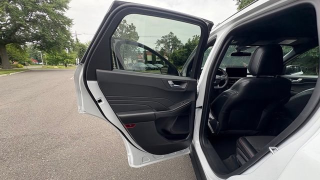 Certified 2023 Ford Escape ST-Line w/ Tech Pack #1 AWD/4WD image 39