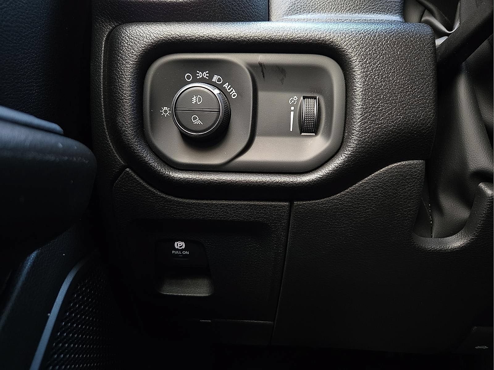 Used 2026 RAM 1500 Express AWD/4WD image 18