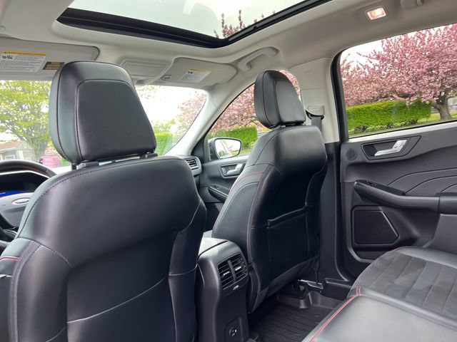 Certified 2022 Ford Escape SEL w/ SEL Stealth AWD Package image 27