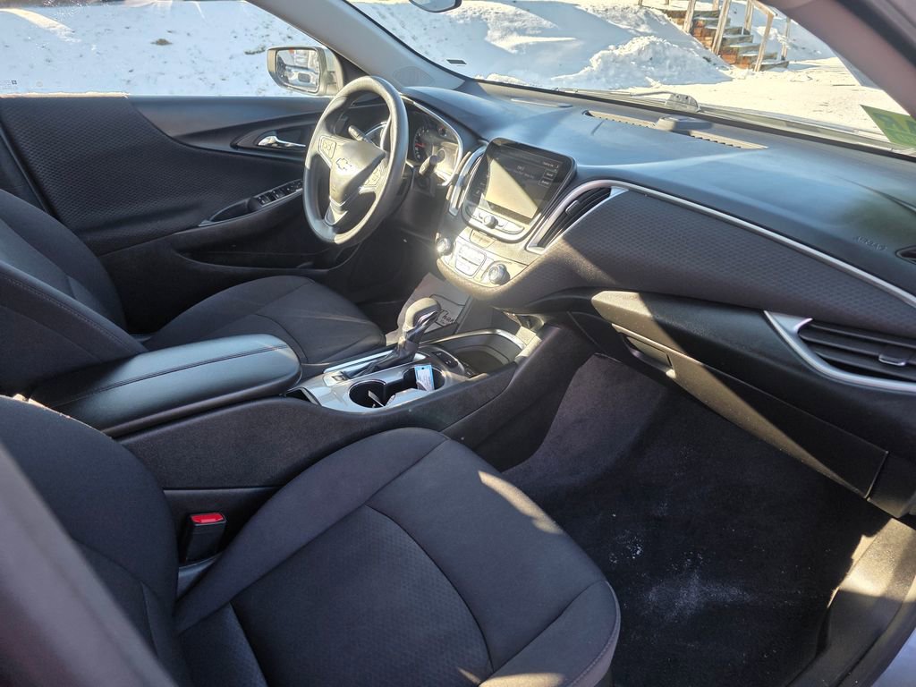 Used 2024 Chevrolet Malibu LT image 29