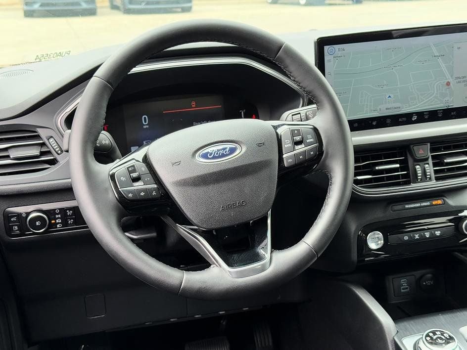 Certified 2023 Ford Escape SE FWD image 33