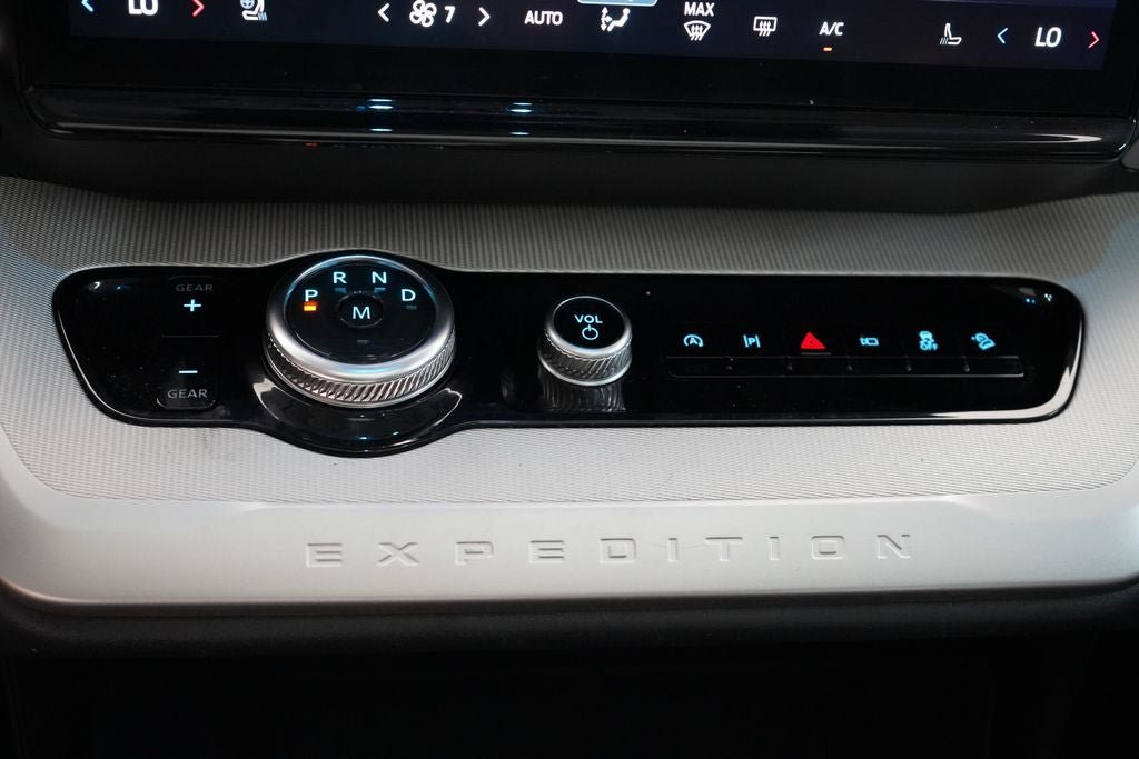Certified 2025 Ford Expedition Active AWD/4WD image 27