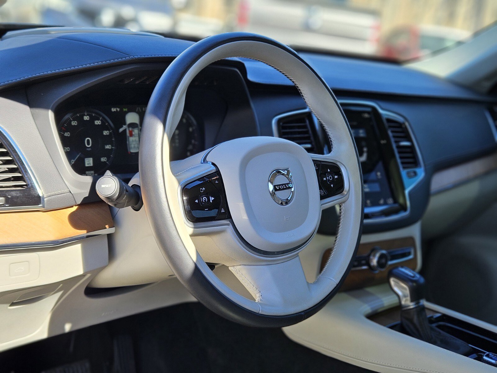 Used 2020 Volvo XC90 T6 Inscription w/ Protection Package Premier image 20