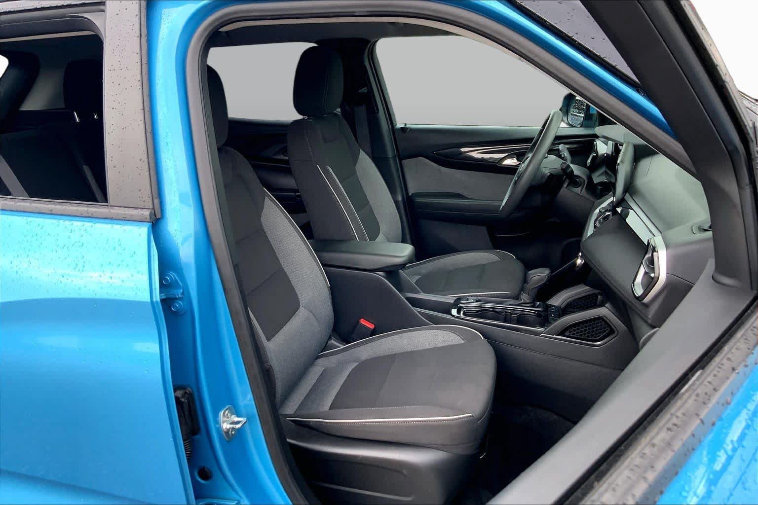 Used 2025 Chevrolet TrailBlazer LT FWD image 9