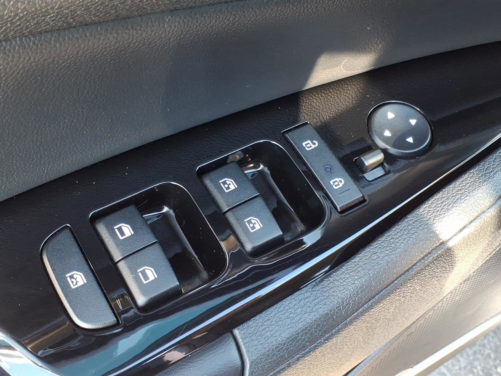 Used 2023 Kia Sportage EX image 11