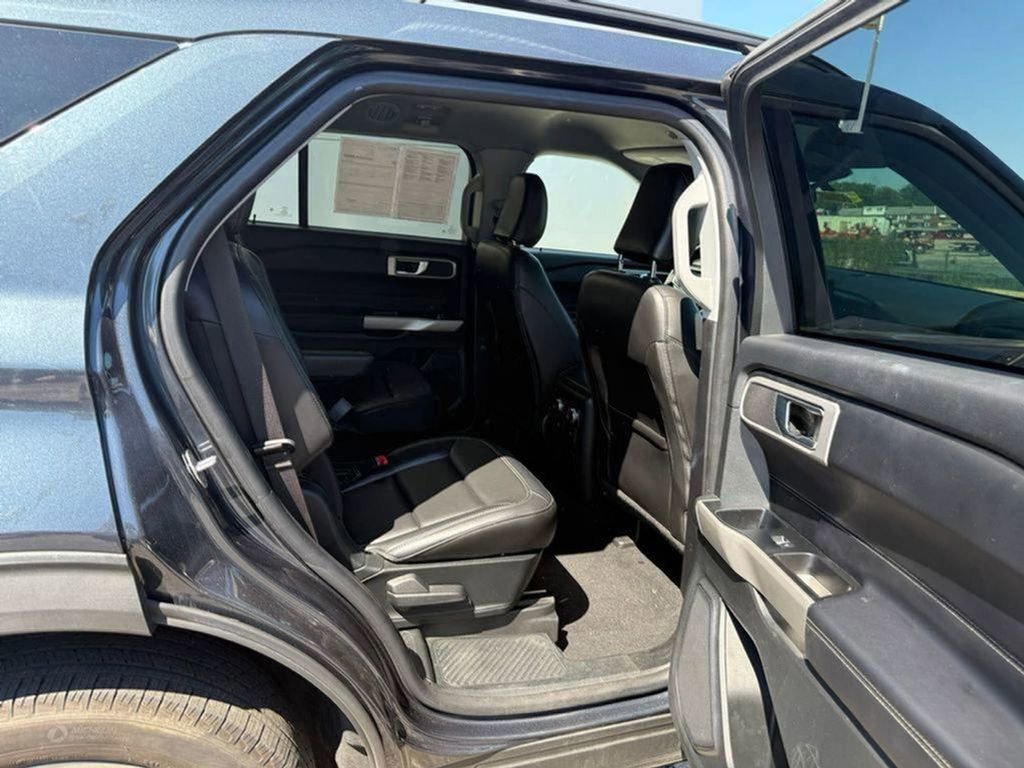 Certified 2022 Ford Explorer XLT w/ Equipment Group 202A image 35