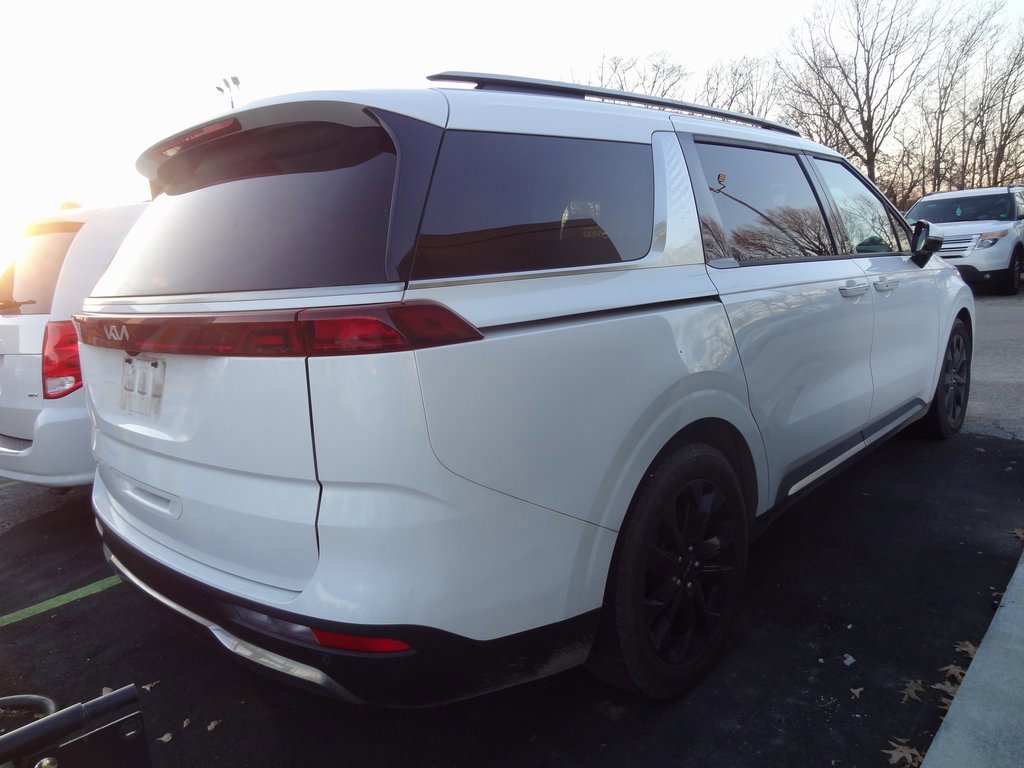 Used 2023 Kia Carnival SX image 2