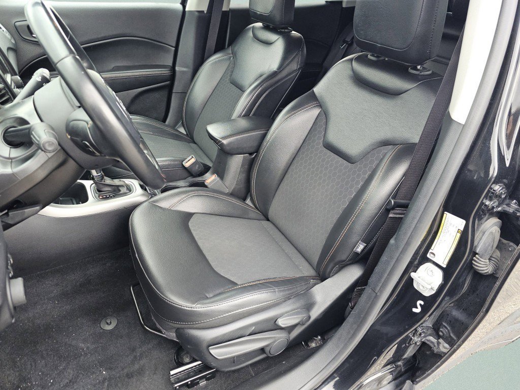 Used 2018 Jeep Compass Latitude image 6