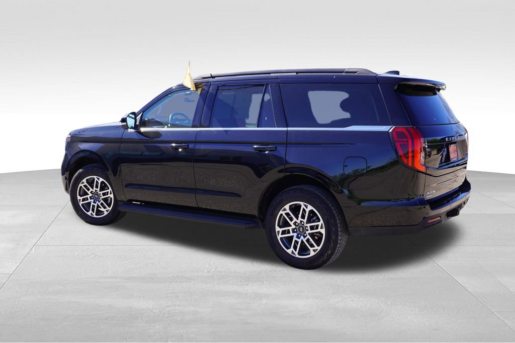 Certified 2025 Ford Expedition Active AWD/4WD image 8