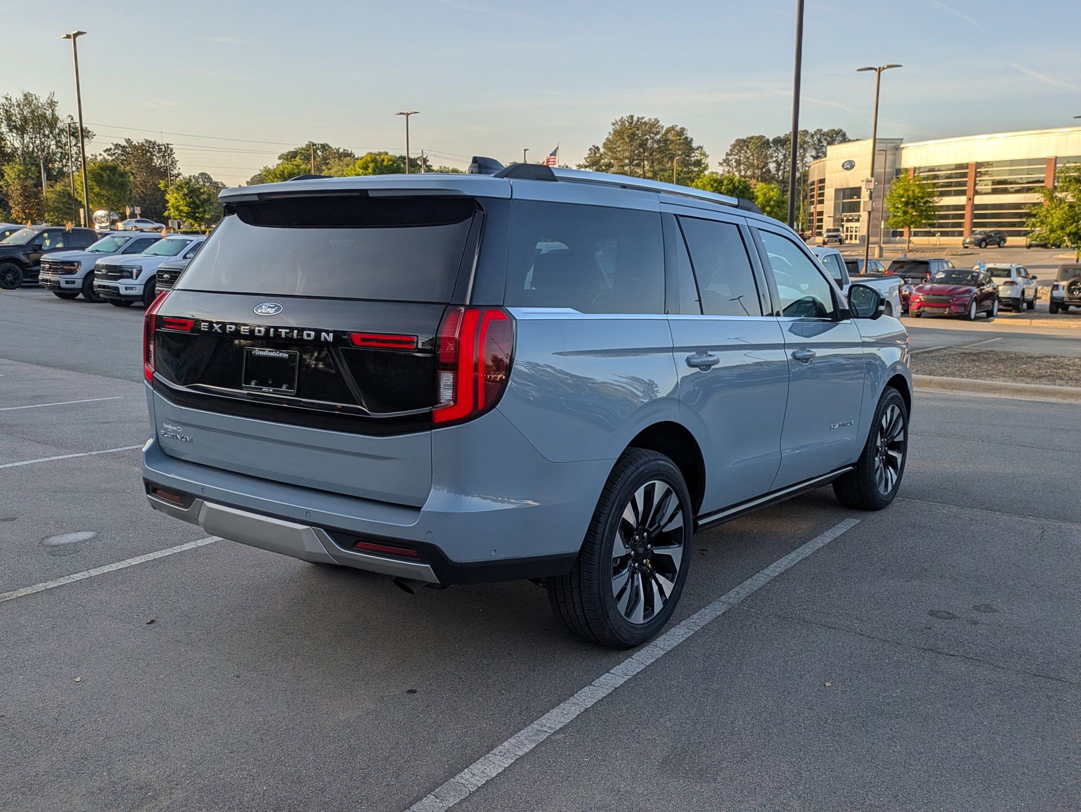 Certified 2025 Ford Expedition Platinum w/ Driver's Package AWD/4WD image 4
