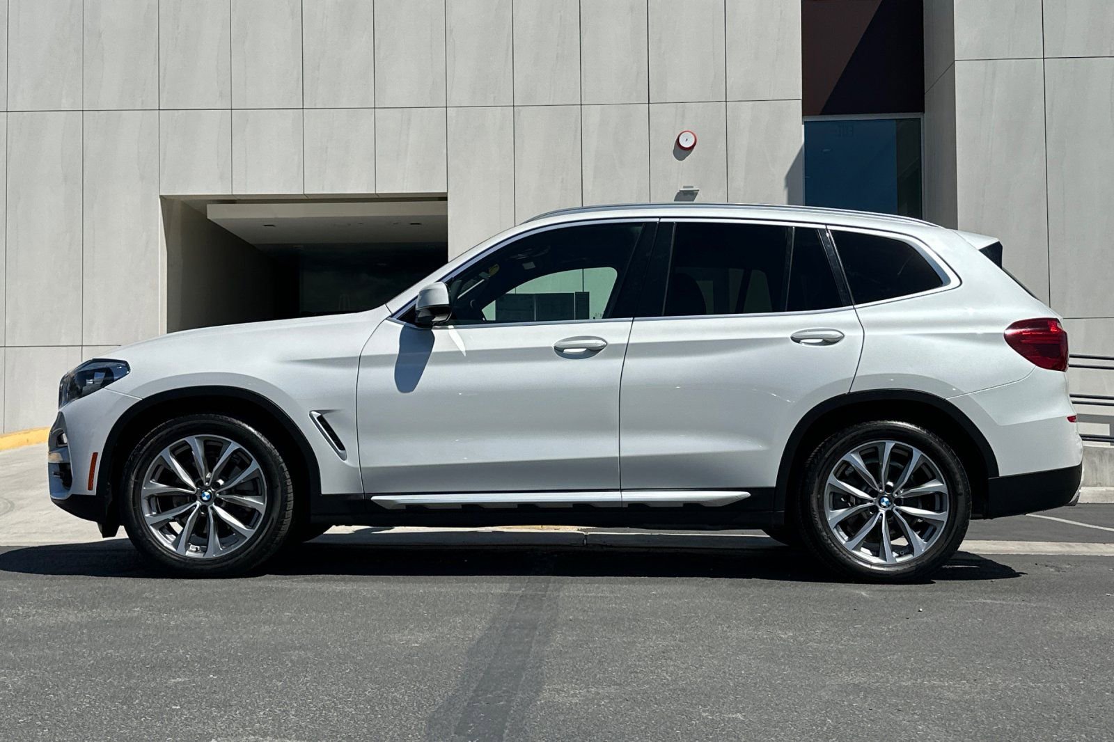 Used 2019 BMW X3 sDrive30i w/ Driving Assistance Package image 6