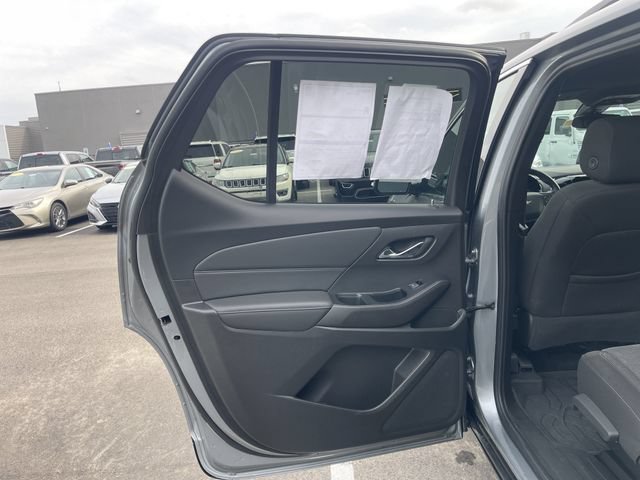 Used 2023 Chevrolet Traverse LT FWD image 23