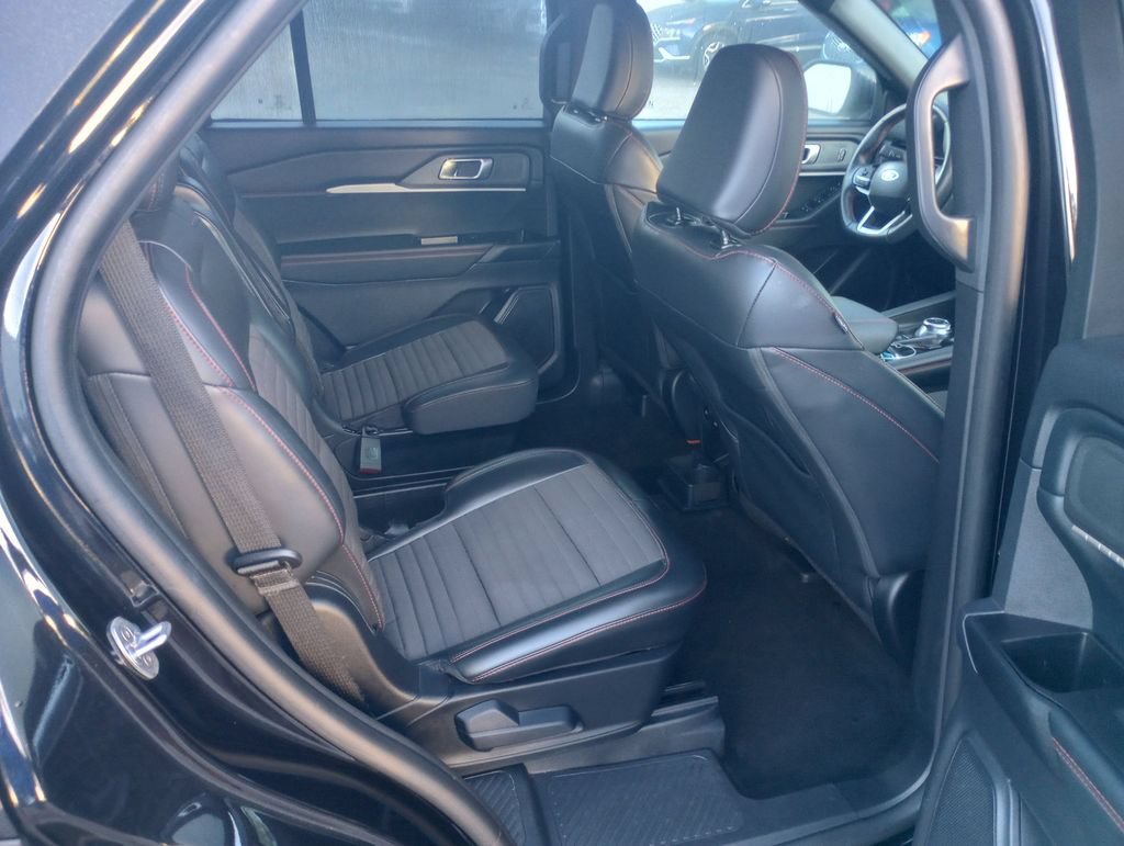 Certified 2025 Ford Explorer ST-Line AWD/4WD image 12