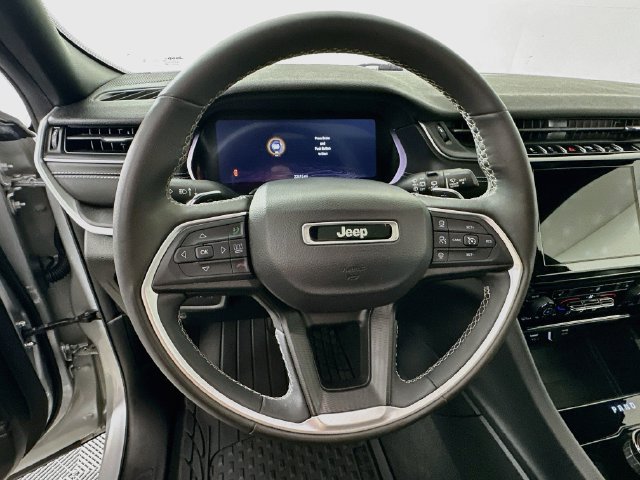 Used 2023 Jeep Grand Cherokee L Laredo AWD/4WD image 17