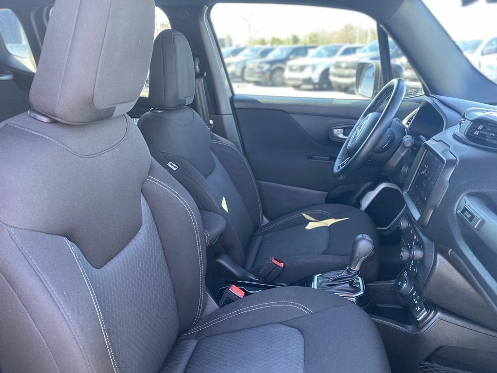 Used 2021 Jeep Renegade Latitude image 27