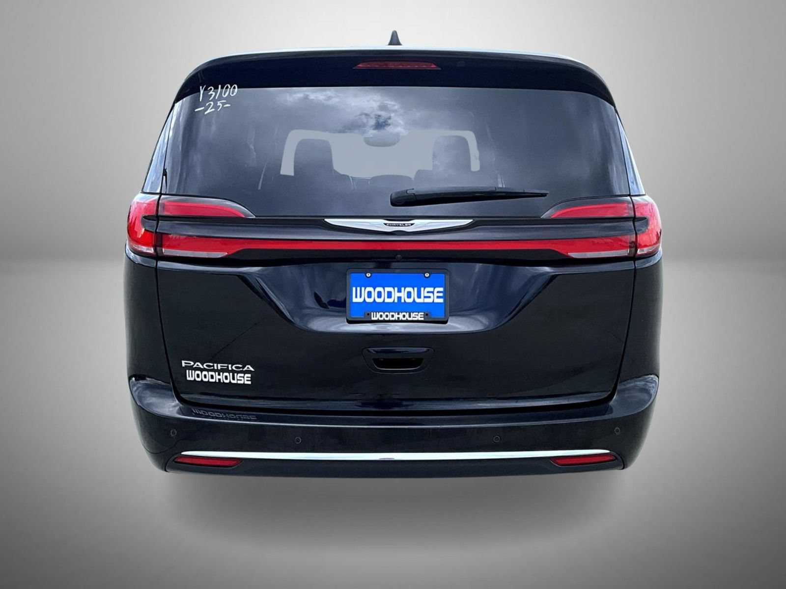 Used 2025 Chrysler Pacifica Select FWD image 6
