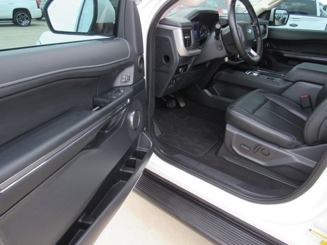 Certified 2024 Ford Expedition XLT RWD image 12