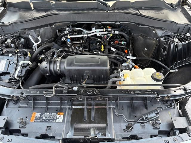 Certified 2023 Ford Explorer XLT w/ Equipment Group 202A RWD image 9