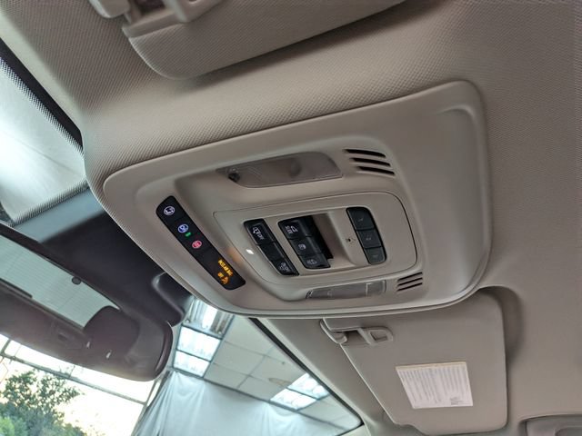 Used 2022 Buick Envision Avenir w/ Safety Package FWD image 16