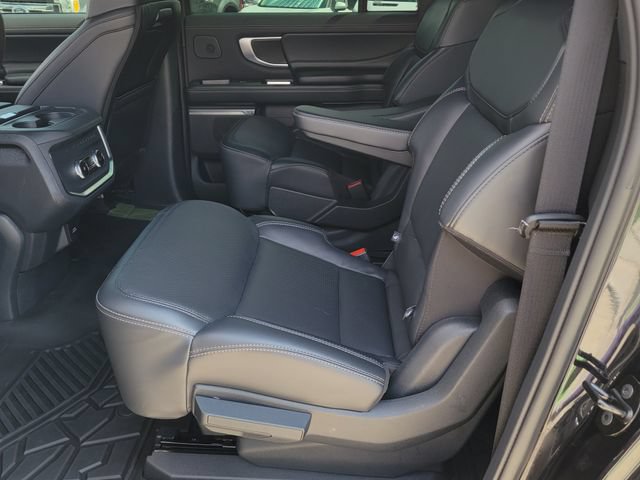 Certified 2025 Ford Expedition Max Platinum w/ Stealth Performance Package AWD/4WD image 8