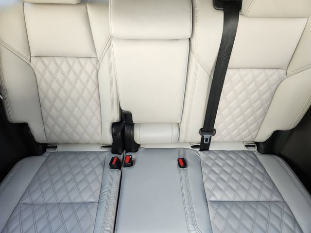 Used 2024 Mitsubishi Outlander SEL AWD/4WD image 16