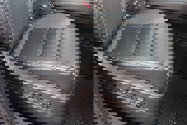 Used 2023 Cadillac XT4 Luxury w/ Cold Weather Package image 12