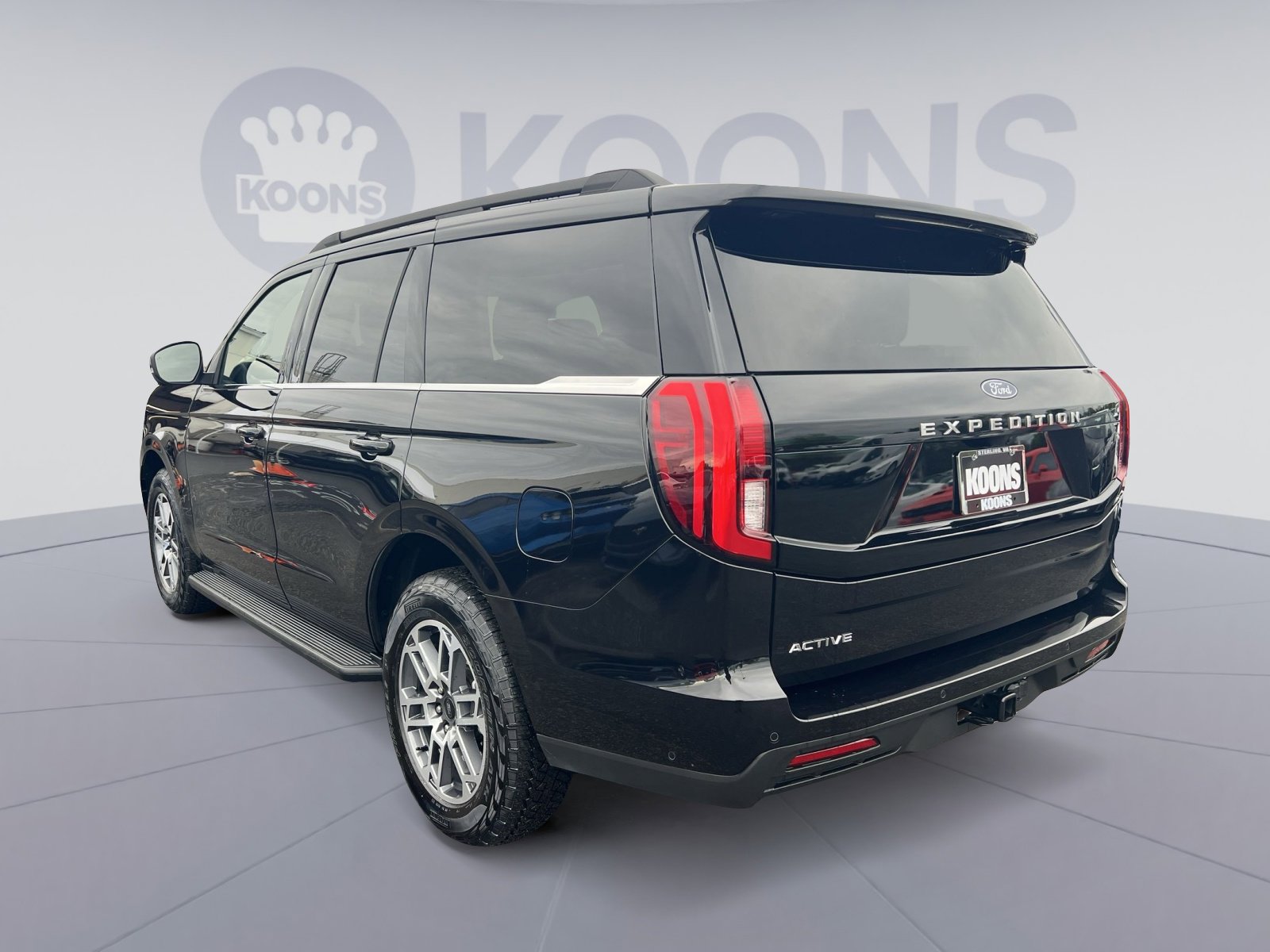 Certified 2025 Ford Expedition Active AWD/4WD image 8