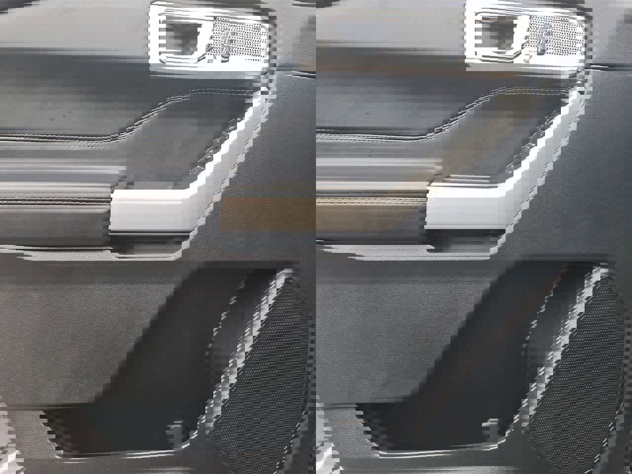 Certified 2022 Ford Explorer Limited image 16