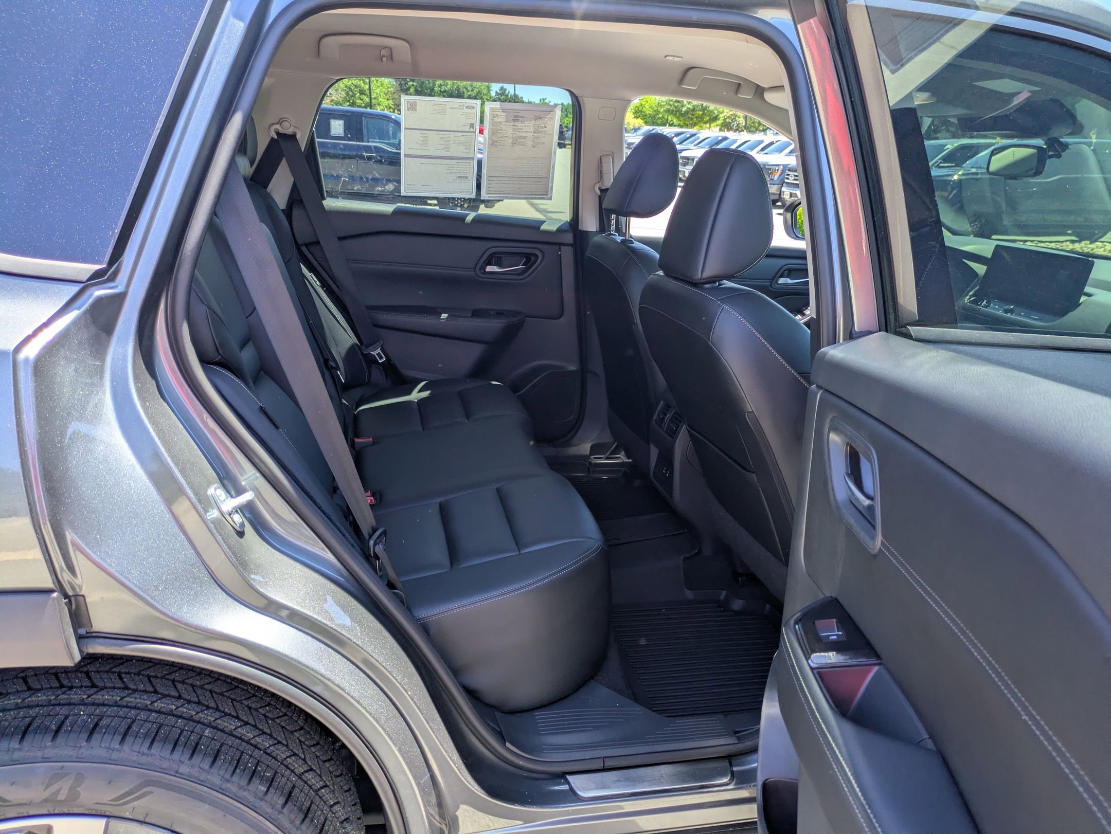 Used 2024 Nissan Rogue SL FWD image 35
