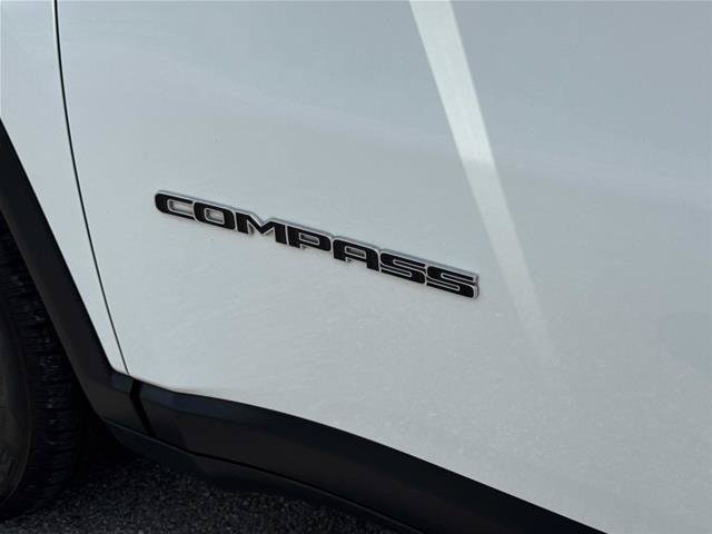 Used 2024 Jeep Compass Limited AWD/4WD image 12